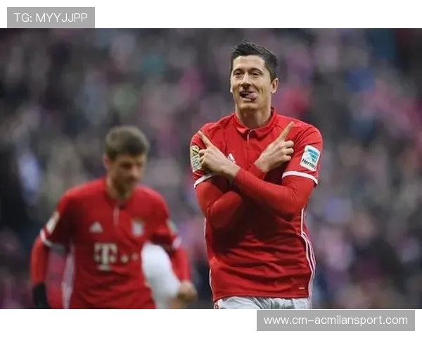 拜仁慕尼黑—莱万弧顶远射直挂死角