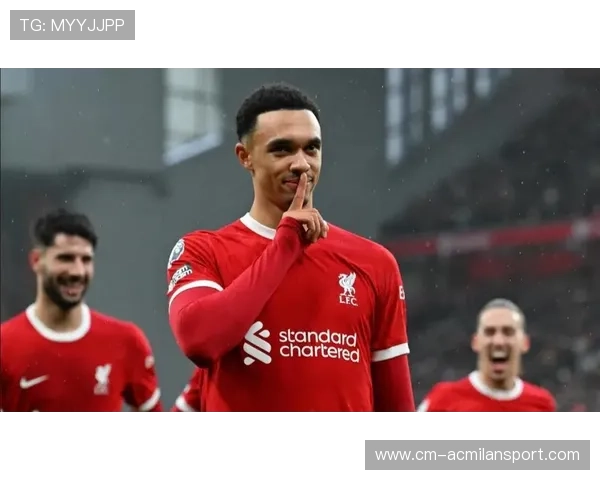 曼城围攻富勒姆禁区，多库低平球传中造成混战