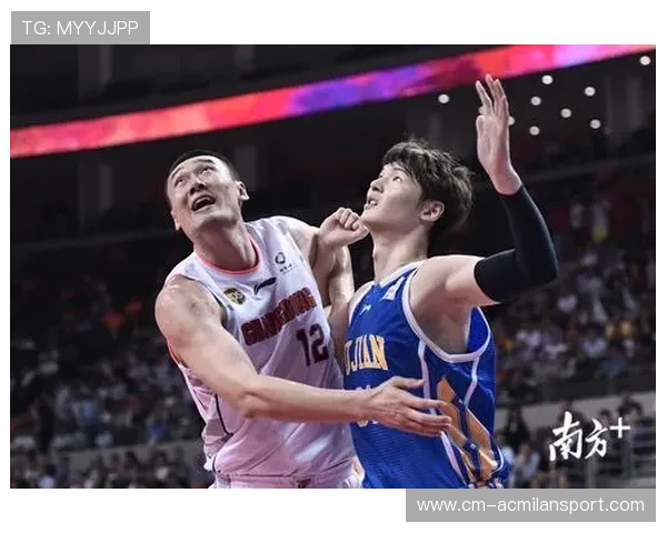 排球女队暴扣瞬间点燃全场，强势让对手无奈摊手