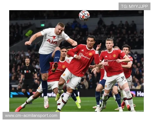 维拉禁区前沿连续射门形成威胁