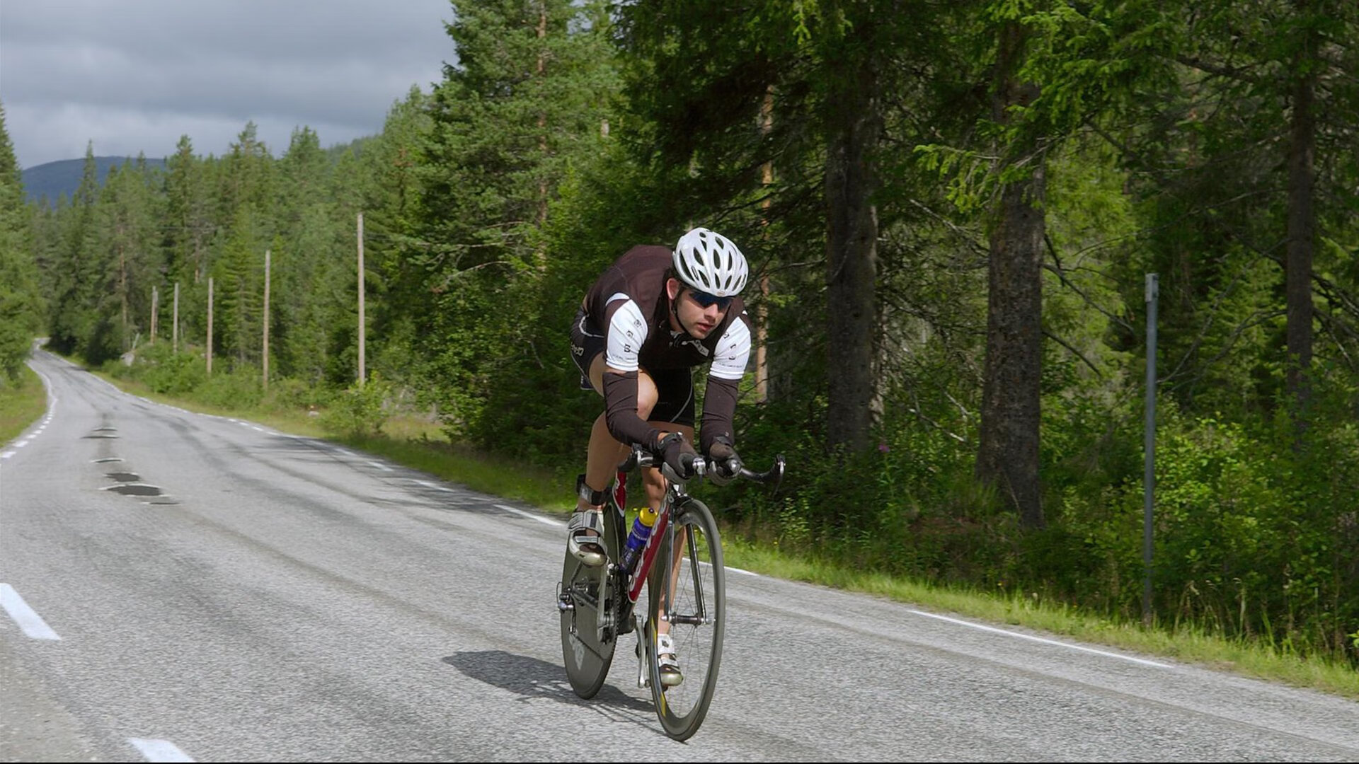 全国青少年滑雪精英赛展开跨区对抗，2021青少年滑雪比赛